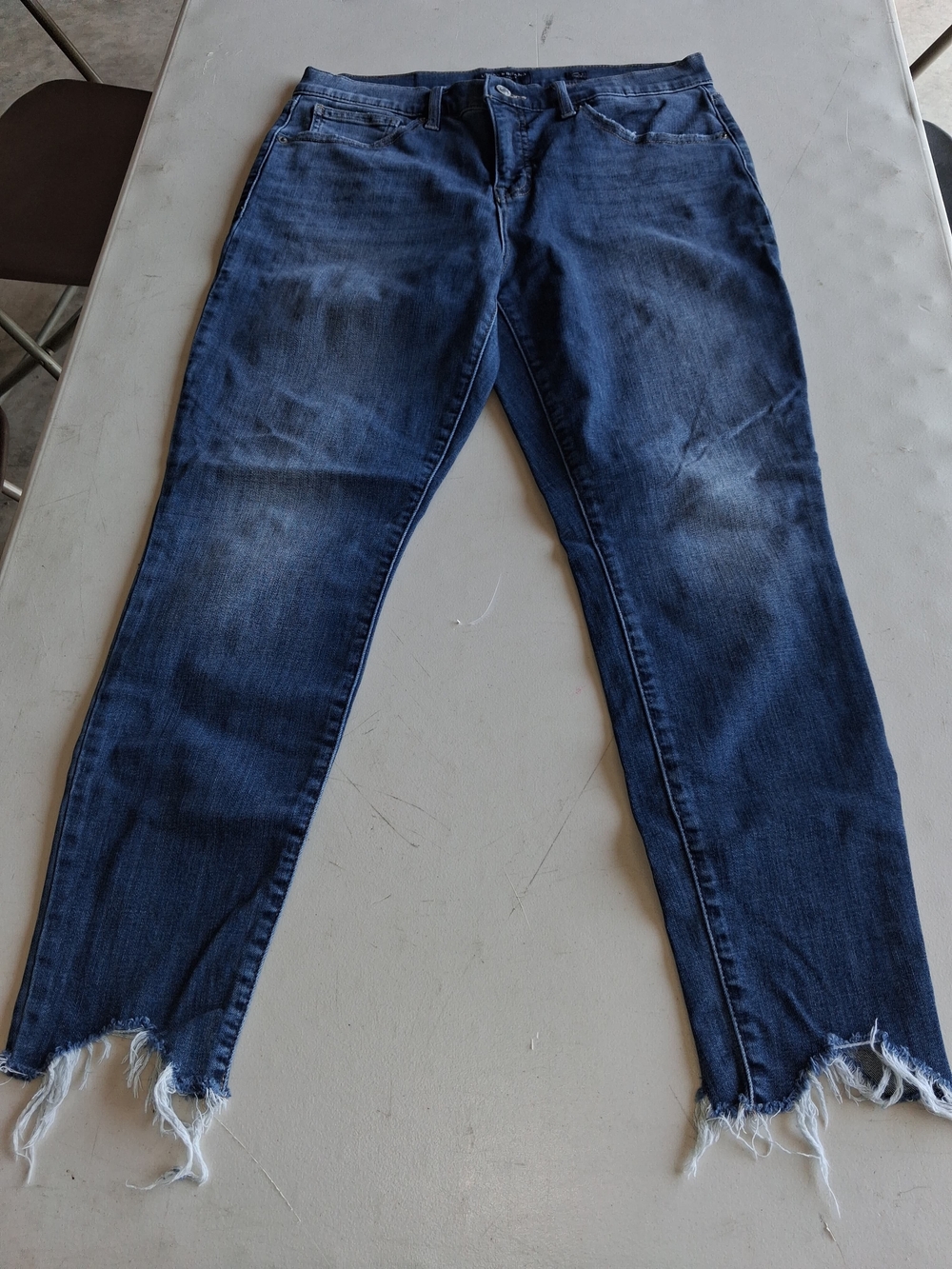 Women's Dark Blue Denim Jeans with Frayed Hem